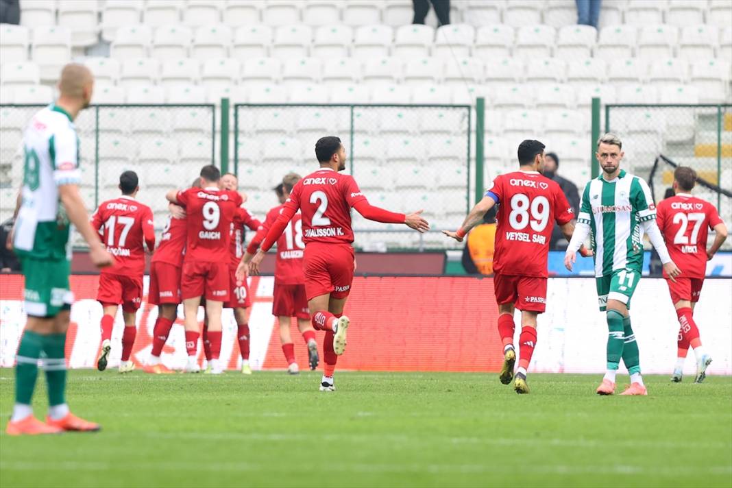 Olaylı biten Konyaspor – Antalyaspor maçından kareler 19